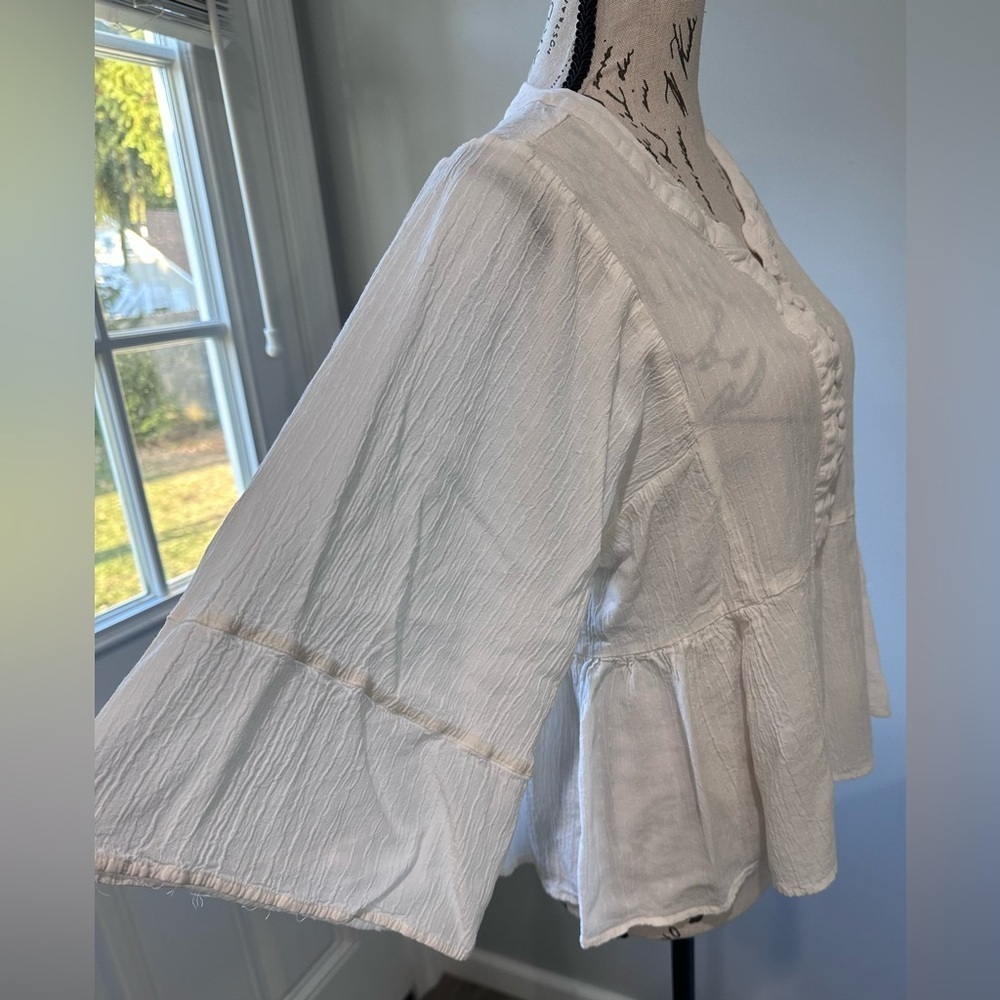 🤍🤍Grand Greene Blouse - White - Size M - 🤍🤍 - Picture 4 of 9
